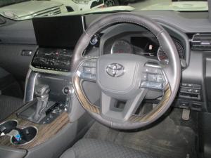 Toyota Land Cruiser 300 3.5T ZX - Image 6