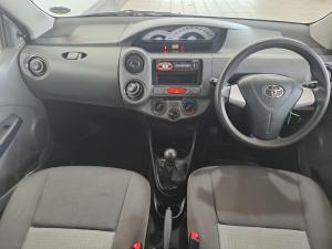 Toyota Etios sedan 1.5 Xs - Image 6