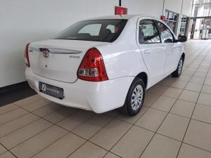 Toyota Etios sedan 1.5 Xs - Image 2