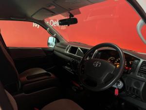 Toyota Quantum Hiace 2.5 D-4D 14 Seat - Image 10