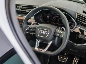 Audi RSQ3 quattro - Image 12