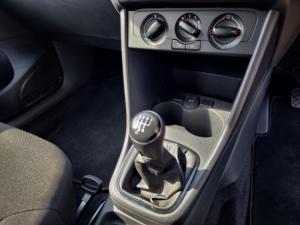 Volkswagen Polo Vivo 1.4 Comfortline - Image 25