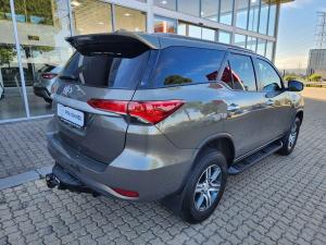 Toyota Fortuner 2.4GD-6 manual - Image 13