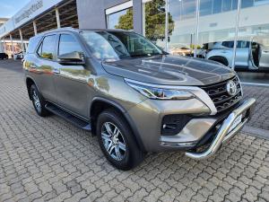 Toyota Fortuner 2.4GD-6 manual - Image 1