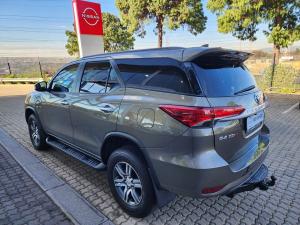 Toyota Fortuner 2.4GD-6 manual - Image 5