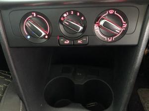 Volkswagen Polo Vivo hatch 1.6 Maxx - Image 8