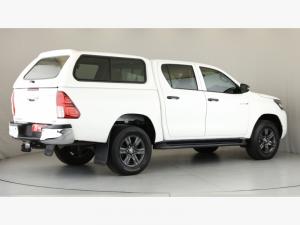 Toyota Hilux 2.4GD-6 double cab 4x4 Raider manual - Image 2