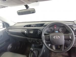 Toyota Hilux 2.0 single cab S (aircon) - Image 6