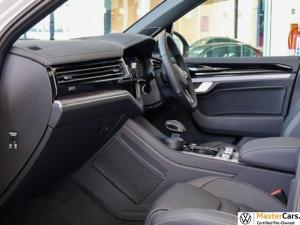 Volkswagen Touareg 3.0 TDI V6 Executive - Image 15
