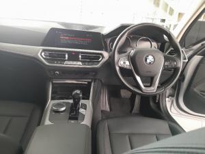 BMW 320i automatic - Image 7