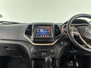 Jeep Cherokee 3.2 Limited automatic - Image 13