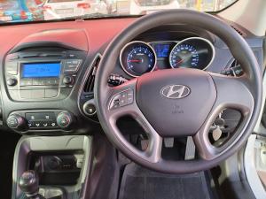 Hyundai ix35 2.0 Premium - Image 9