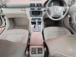 Mercedes-Benz C-Class C200 Kompressor Avantgarde Touchshift - Image 7
