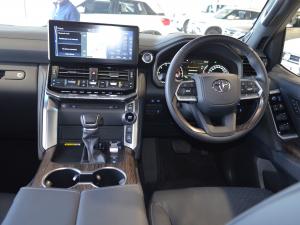 Toyota Land Cruiser 300 3.3D ZX - Image 6