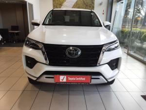 Toyota Fortuner 2.8 GD-6 4X4 VX automatic - Image 3