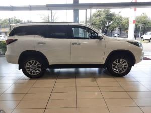 Toyota Fortuner 2.8 GD-6 4X4 VX automatic - Image 5