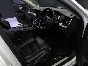 Volvo XC60 D5 AWD Momentum - Image 9