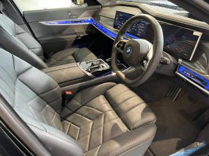BMW i7 xDrive60 Design Pure Excellence - Image 8