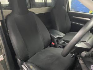 Toyota Hilux 2.4GD-6 single cab Raider manual - Image 15