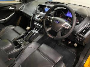 Ford Focus ST 3 - Image 14