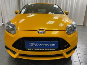 Ford Focus ST 3 - Image 2