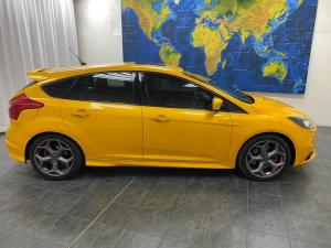Ford Focus ST 3 - Image 5