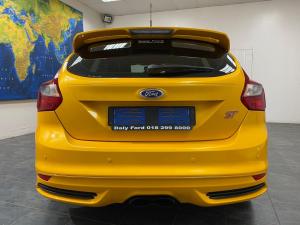 Ford Focus ST 3 - Image 6