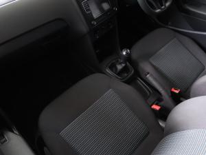 Volkswagen Polo Vivo hatch 1.4 Comfortline - Image 16
