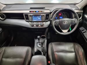 Toyota RAV4 2.0 GX auto - Image 6