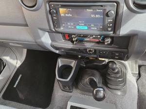 Toyota Landcruiser 76 4.5D V8 S/W - Image 12