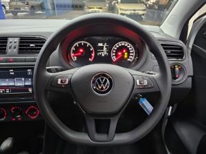 Volkswagen Polo Vivo hatch 1.6 Comfortline auto - Image 16