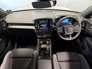 Volvo XC40 Recharge Single Motor Plus - Image 11