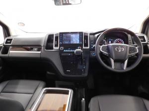 Toyota Quantum 2.8 VX 6 Seat - Image 4