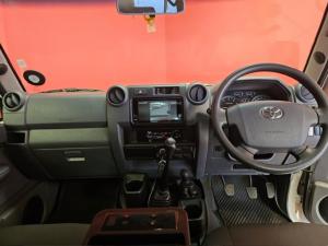 Toyota Land Cruiser 79 4.5DD/C - Image 7