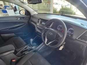 Hyundai Tucson 2.0 Premium automatic - Image 8