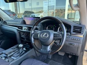 Lexus LX 5.7 V8 - Image 6