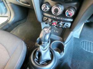 MINI Hatch Cooper Hatch 3-door auto - Image 9