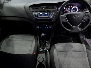 Hyundai i20 1.4 Fluid auto - Image 8