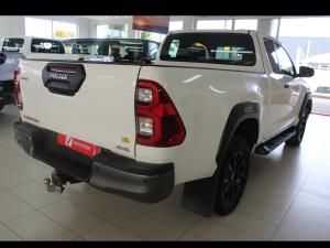 Toyota Hilux 2.8GD-6 Xtra cab 4x4 Legend manual - Image 2