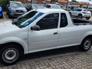 2021 Nissan NP200 1.6i safety pack (aircon)