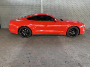 Ford Mustang 2.3T fastback - Image 2