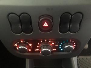 Nissan NP200 1.6i safety pack (aircon) - Image 9