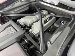 Audi R8 5.2 FSi Quattro S Tronic - Image 18