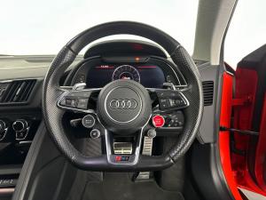 Audi R8 5.2 FSi Quattro S Tronic - Image 9