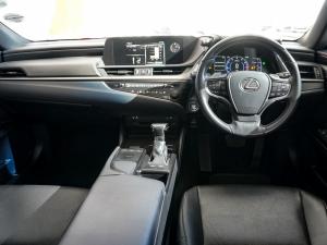 Lexus ES 250 EX - Image 9