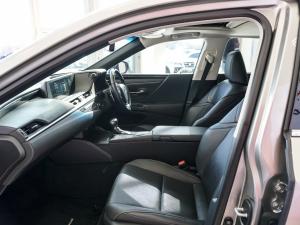 Lexus ES 250 EX - Image 11