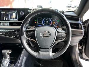 Lexus ES 250 EX - Image 12