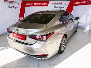 Lexus ES 250 EX - Image 2