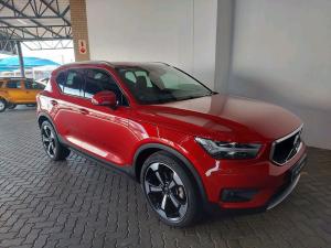 2020 Volvo XC40 D4 AWD Momentum