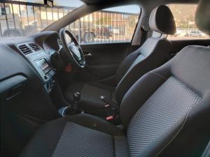 Volkswagen Polo Vivo hatch 1.6 Highline - Image 7